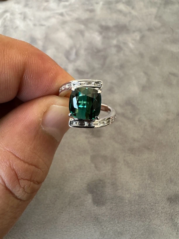 18k金镶嵌碧玺戒指3.62ct