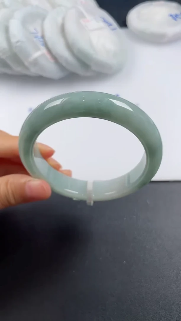 【闪购商品】翡翠手镯未镶嵌 5503 58+ 有纹裂