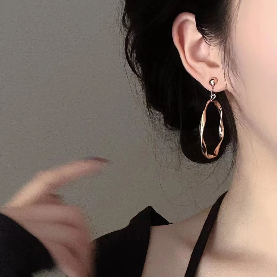 铜合金耳饰 安妮日记圆圈港风气质盘耳夹无耳洞女高级感轻奢饰品