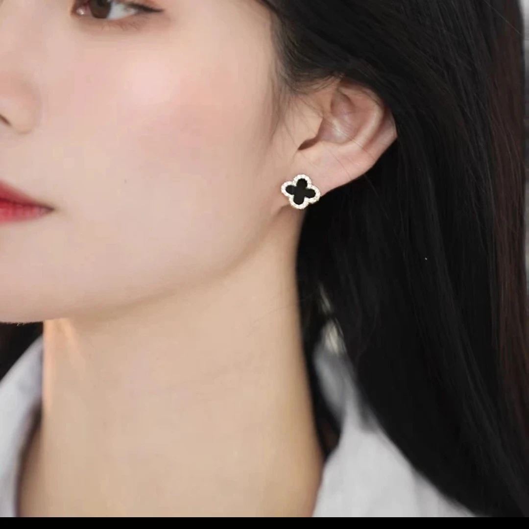 铜合金耳饰 轻奢黑色四叶草高级感耳夹通勤耳饰蚊香盘耳夹无耳洞