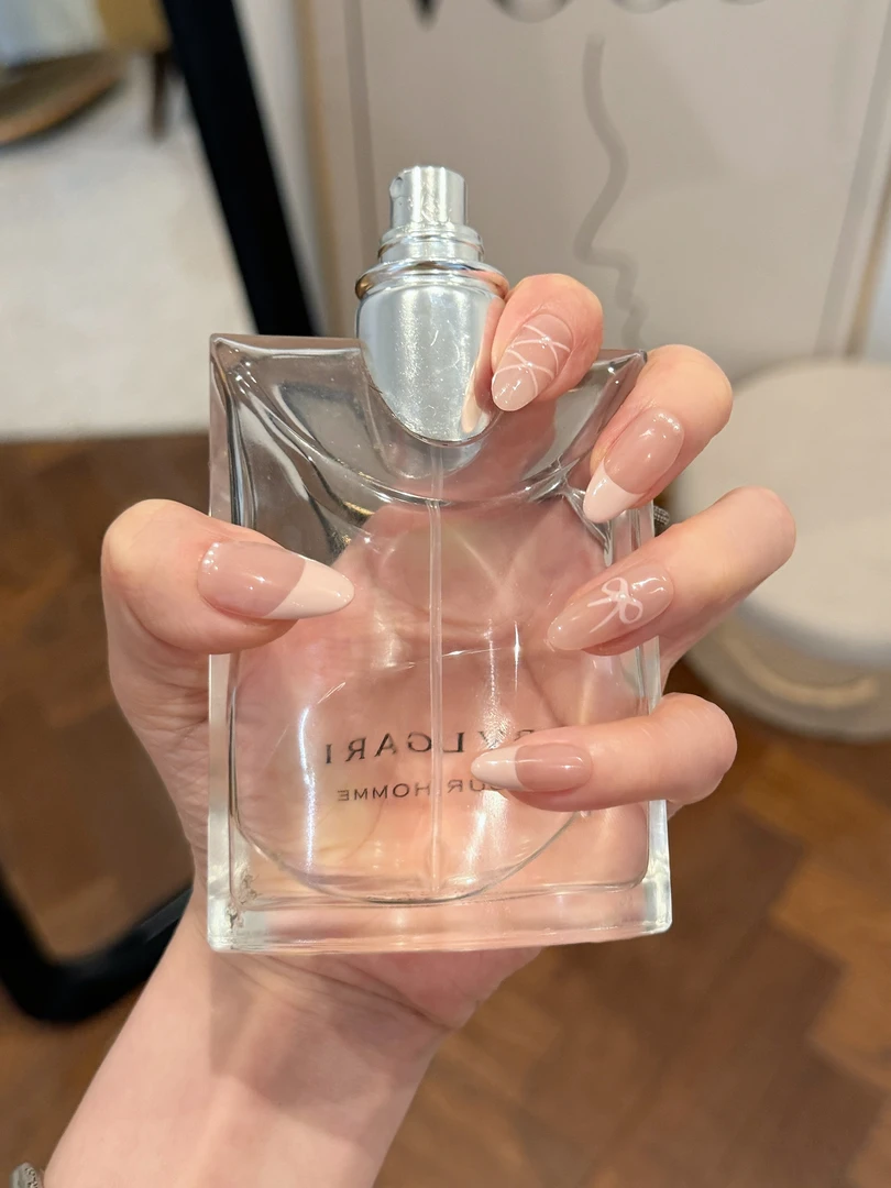 8006温柔芭蕾皮皮粉高级修饰手型纯手工穿戴甲杏仁甲可重复佩戴