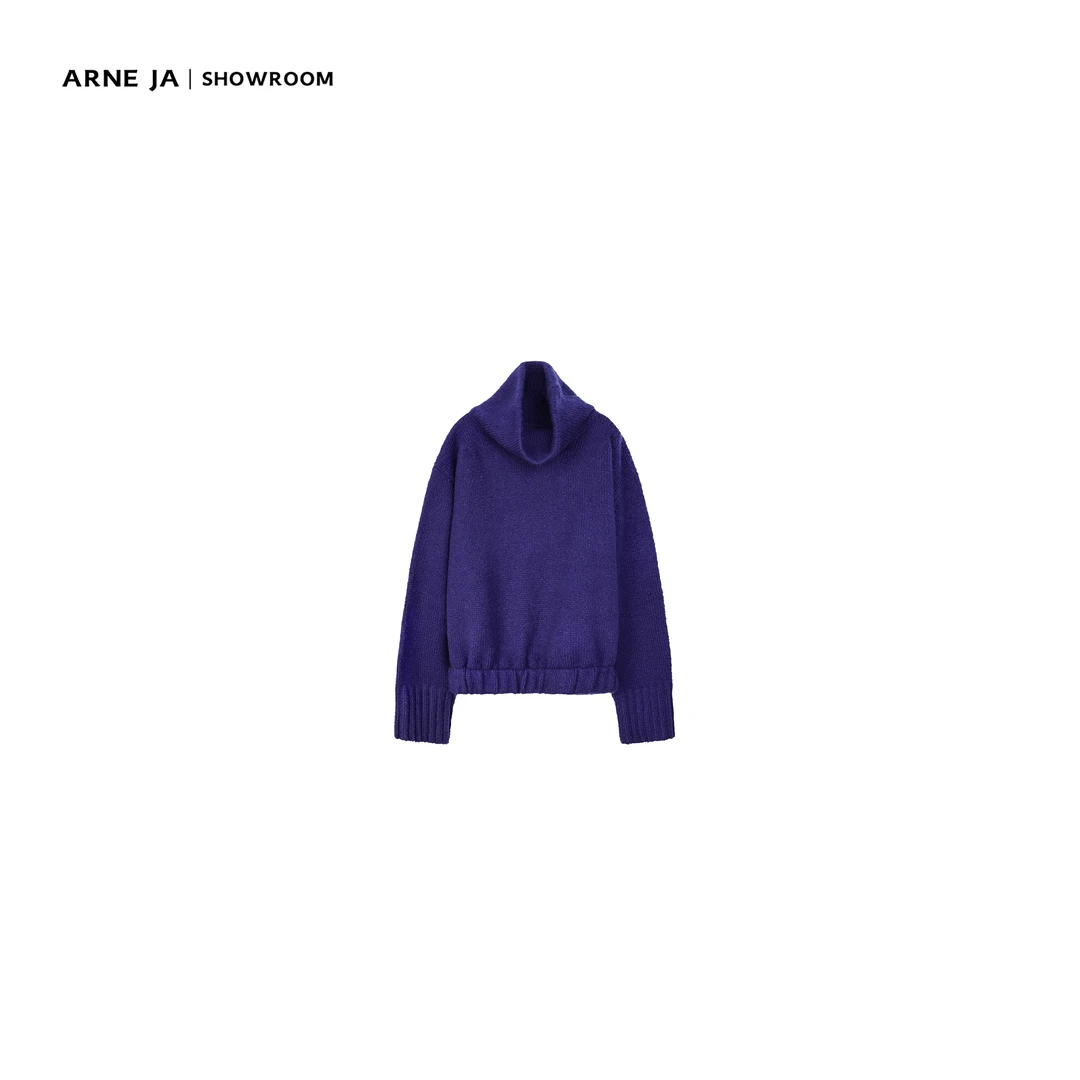 【清仓】NO退NO换/智性廓型克莱因蓝设计捏褶羊毛高领毛衣A002