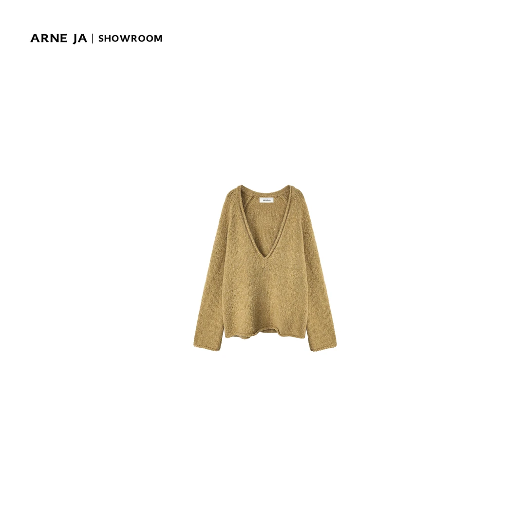 ARNE JA｜“冬日奥斯托”系列羊驼毛肌理感深v宽松针织毛衣