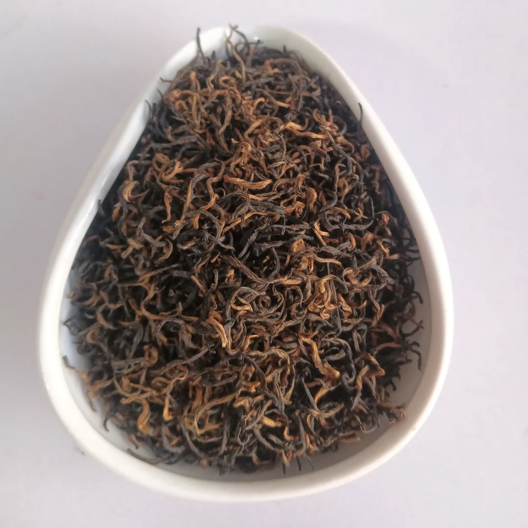 2025明前茶叶贡品红茶1罐100克，采鲜嫩芽经功夫红茶工艺制作而成