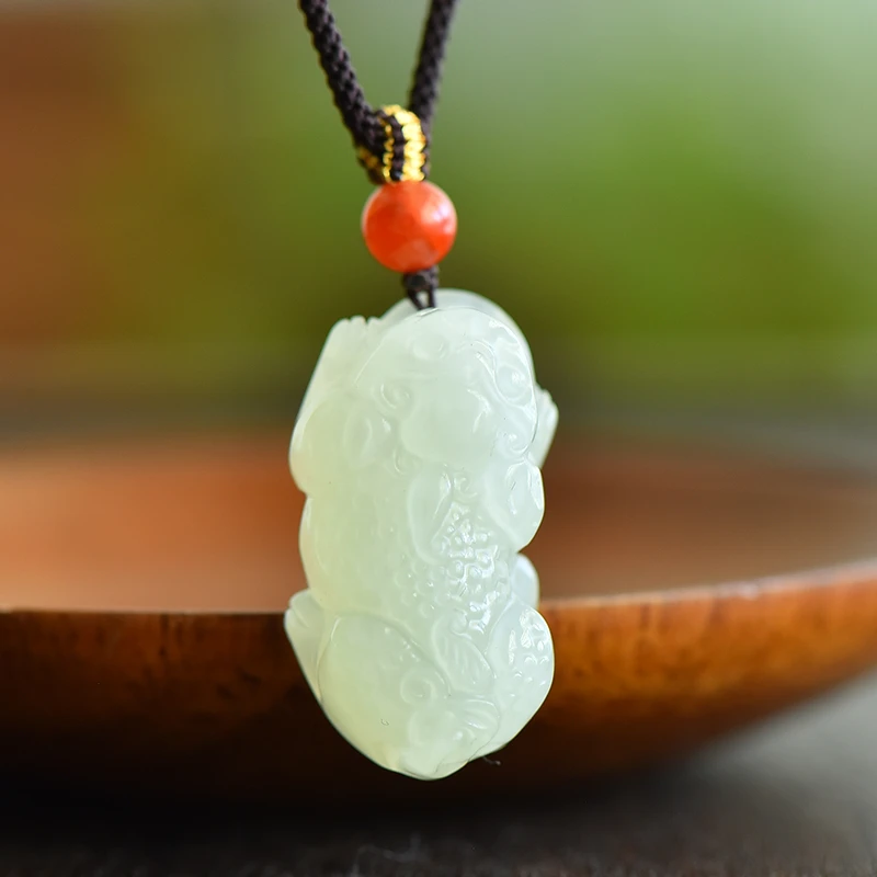 和田玉貔貅吊坠小巧编绳挂件项链招财礼物女款挂坠雕刻玉坠子情侣