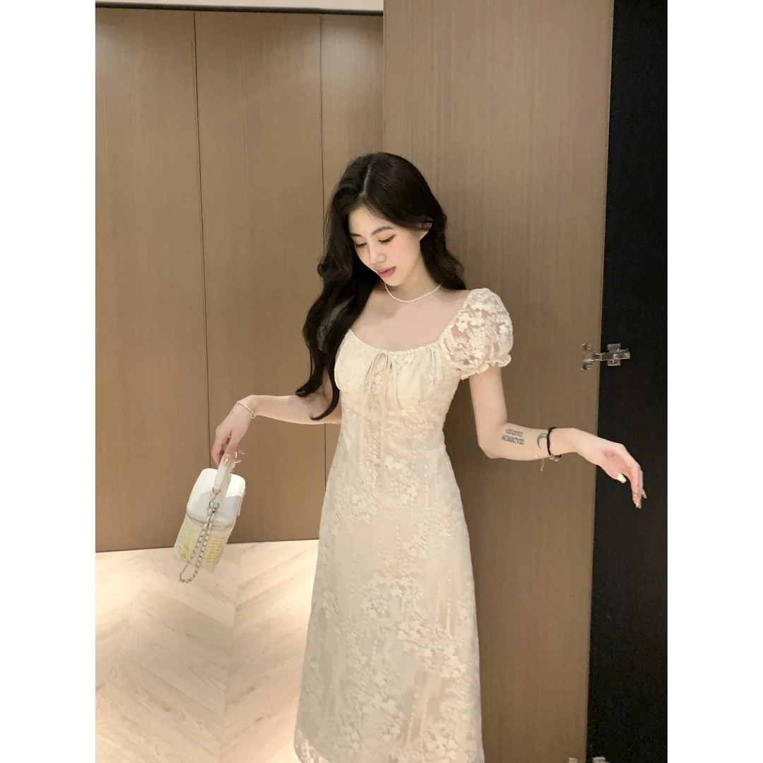 邱肉瑶「月下甜颂」夏季法式泡泡袖蕾丝刺绣提花气质连衣裙收腰显瘦