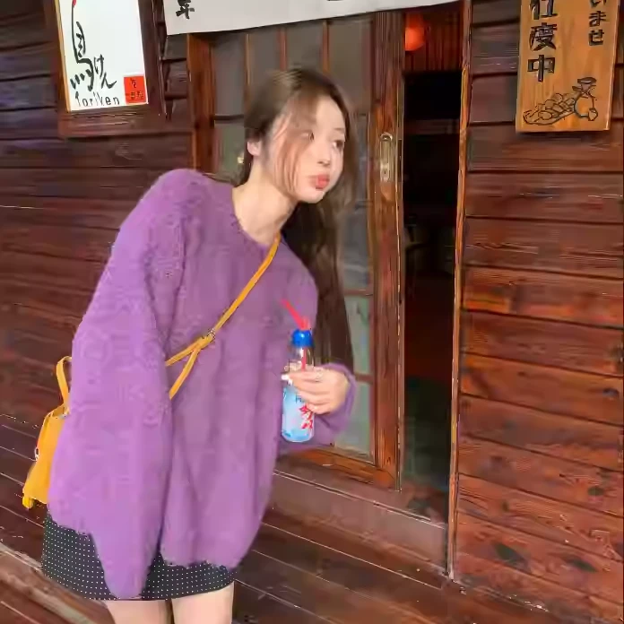 圆脸柒柒 秋冬季新品紫色宽松毛衣慵懒风套头针织衫TQQ24090037S