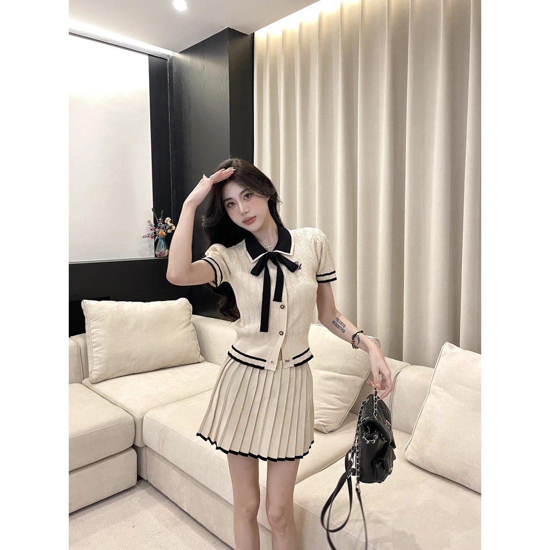 邱肉瑶清 缪系千金 精致翻领小香千金上衣百褶半身裙针织套装饼饼
