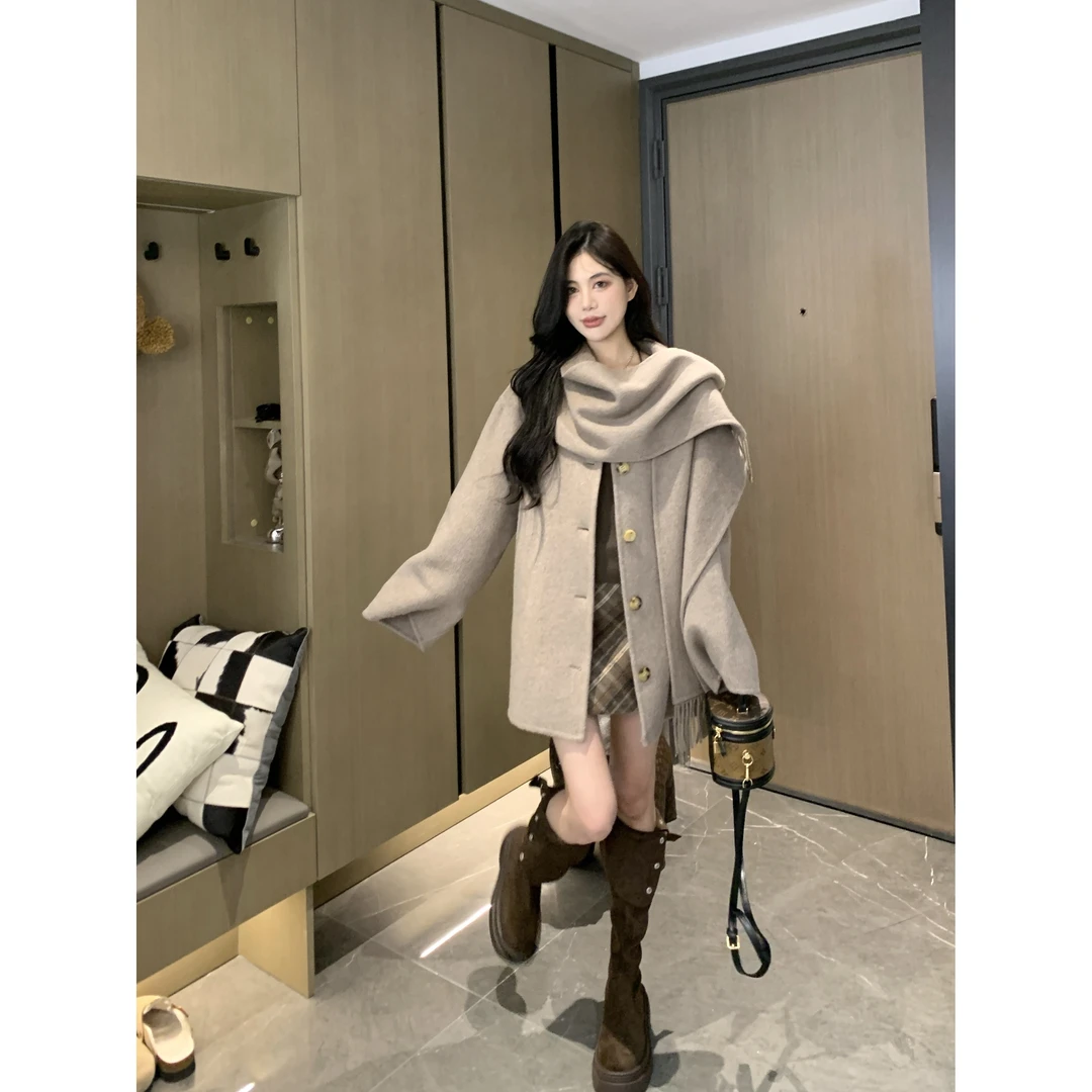 邱肉瑶清~限定羊毛围巾斗篷大衣女冬季气质高级感双面毛呢外套