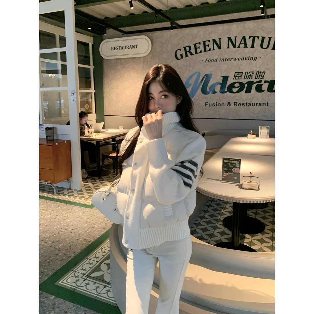 【ZHOU周周】白色针织拼接棉服2024新款女冬季加厚修身立领短款外套