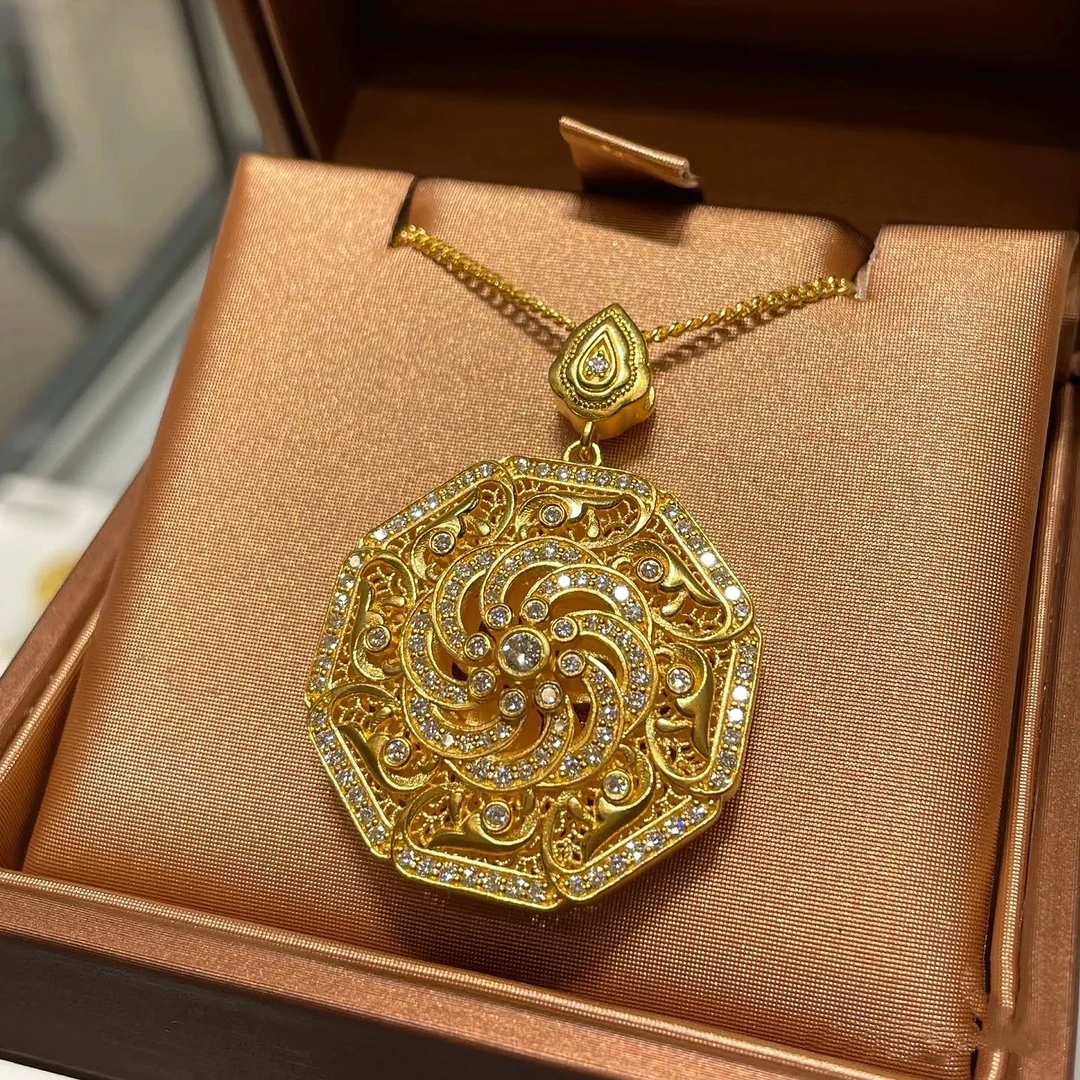 XL3616 风生水起人生四美点钻八卦轮盘项链