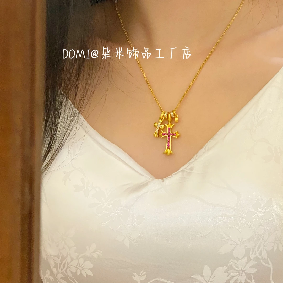 XL3372 镶钻双十字架跑环项链 轻奢设计时尚高档坠链