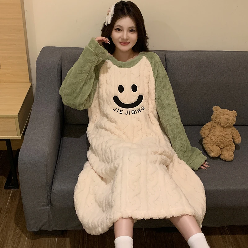 秋冬珊瑚绒甜美可爱卡通毛茸茸加厚保暖宽松法兰绒过膝长款睡裙女
