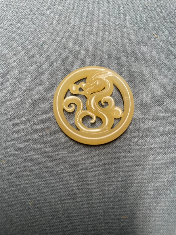 和田玉糖玉生肖龙