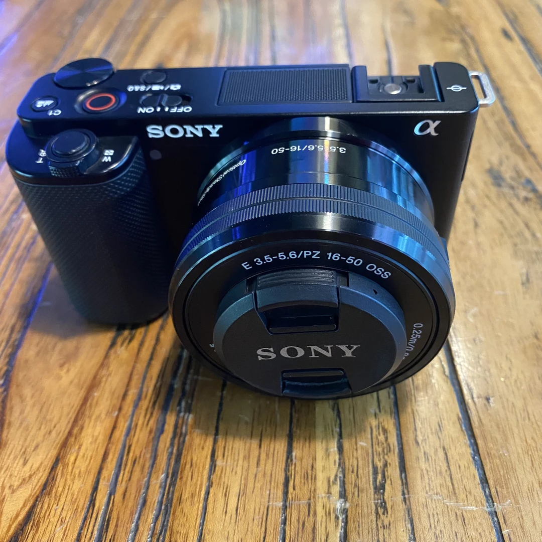 95新 Sony/索尼 ZV-E10 / 16-50 F3.5-5.6 套机