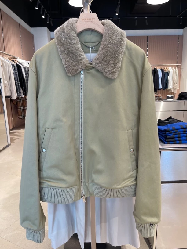 未使用 BURBERRY/博柏利 BURBERRY/博柏利男款毛领夹克外套