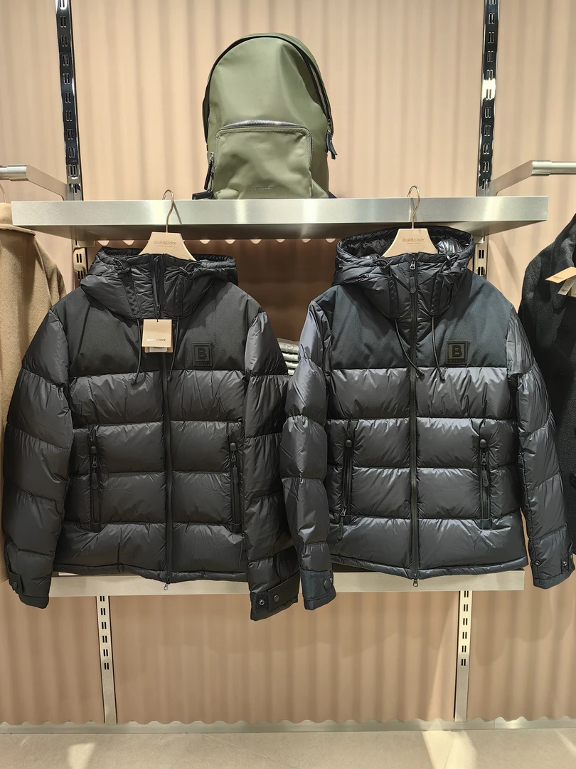 未使用 BURBERRY/博柏利 奥莱男士短款羽绒服外套