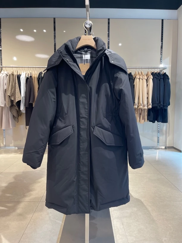 未使用 BURBERRY/博柏利 女士长款连帽加厚羽绒服