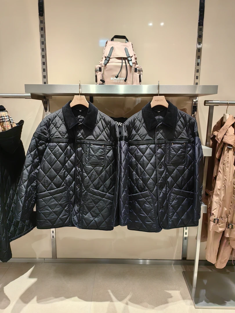 全新未使用 BURBERRY/博柏利 奥莱男士菱格长款棉服
