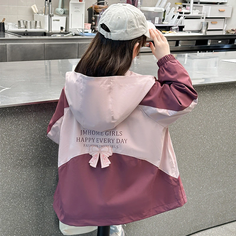 女童冲锋衣外套春秋款2024新款秋装女孩连帽上衣儿童秋季童装衣服