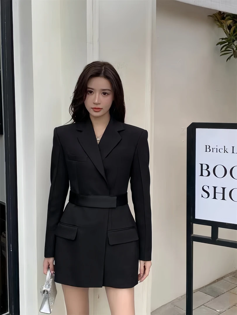 2025新款高级韩版小西装套装女神范儿腰带御姐风中长款西装连衣裙