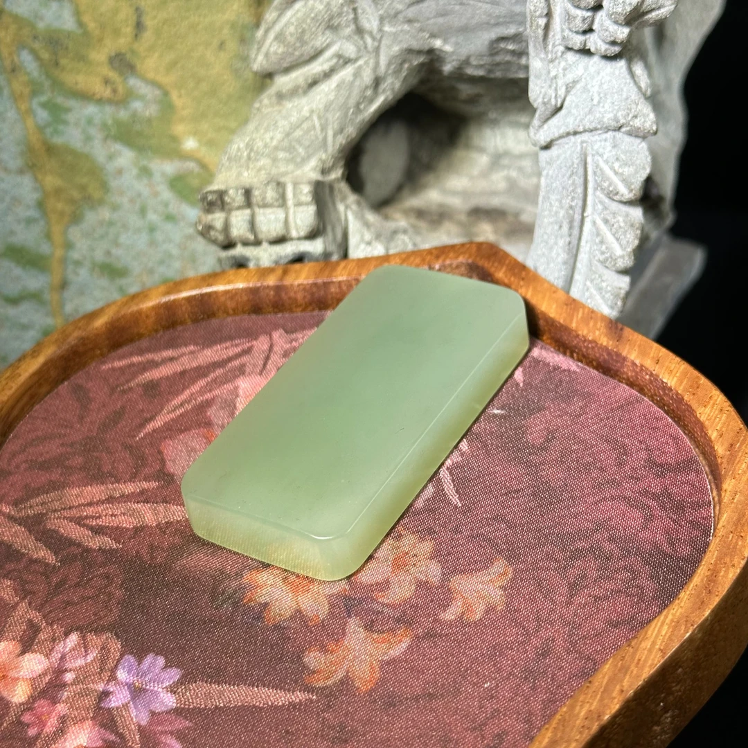 和田玉粉青无事牌时尚精美气质