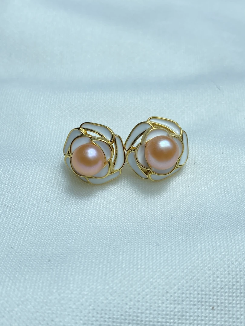 575.天然珍珠立体时尚耳钉