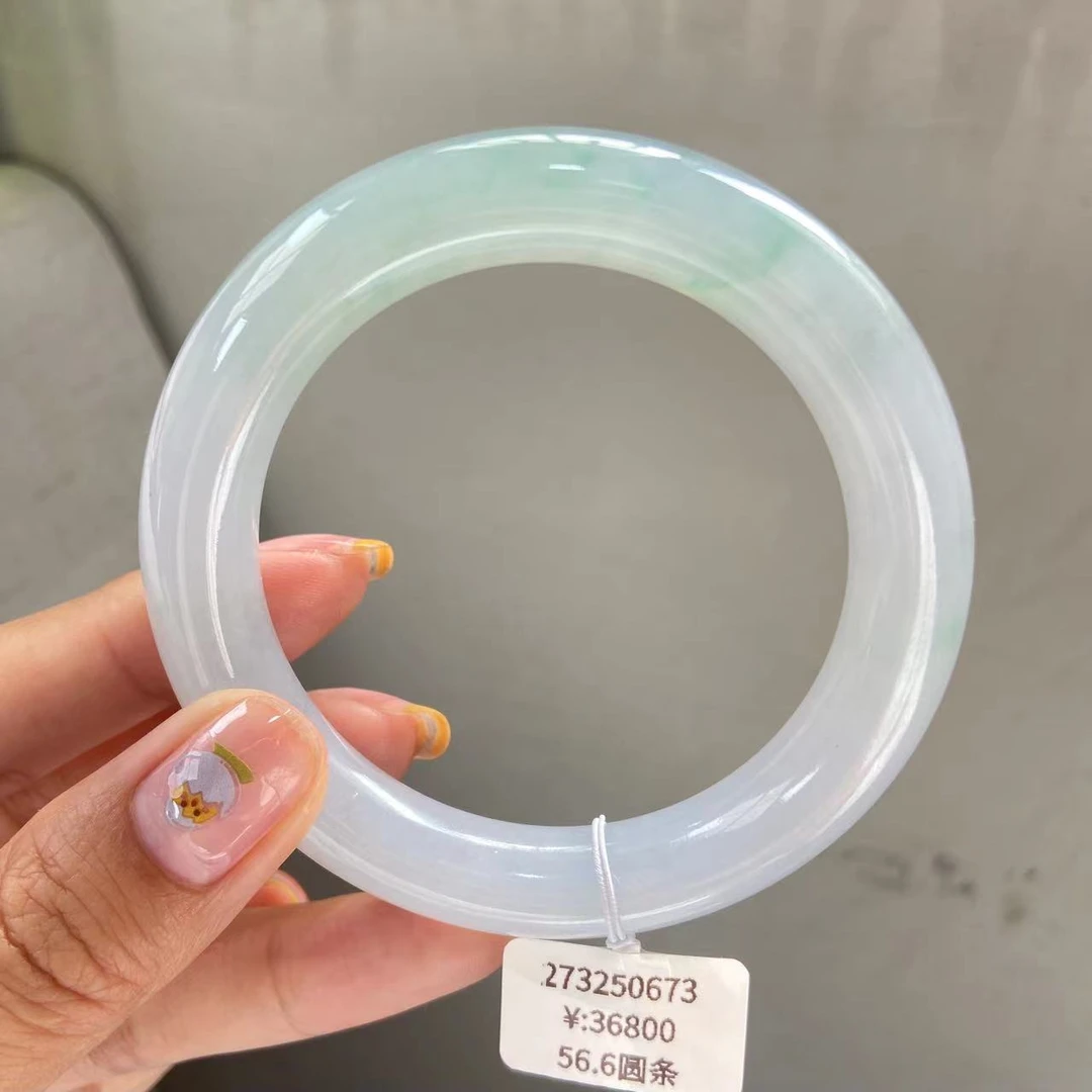 周氏珠宝56.6圆条翡翠手镯