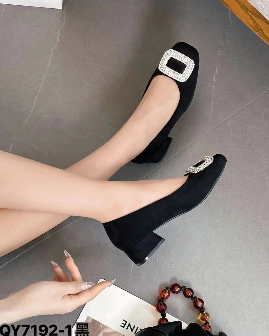 时尚百搭方扣水钻洋气奶奶鞋