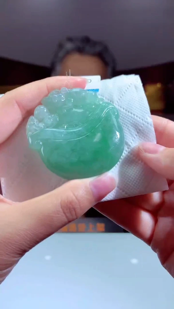 【闪购商品】定制翡翠未镶嵌天然A货翡翠挂件（拍一发一）