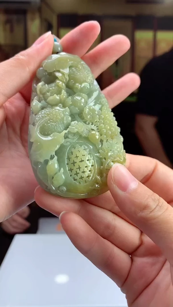 【闪购商品】定制翡翠未镶嵌挂件多样性发货（拍一发一）