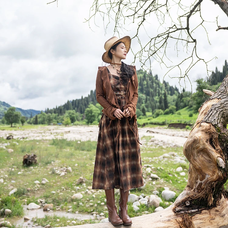 理想三旬旅行女装新疆草原旅拍复古田园风废土风色格子连衣裙短袖