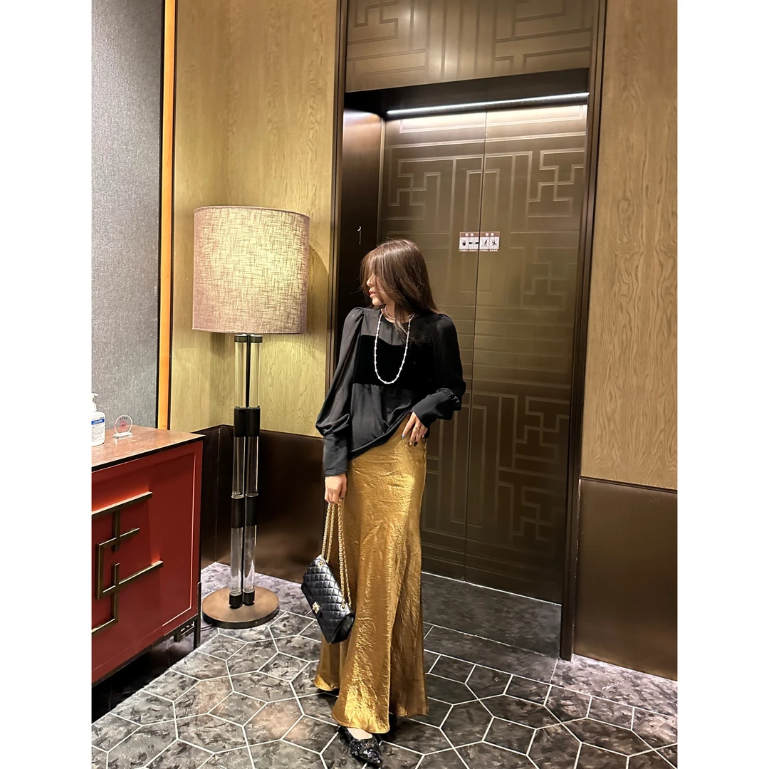 【YANG】帝王缎面小众垂感半身裙丝光垂感压皱开叉显瘦半身裙YY-176