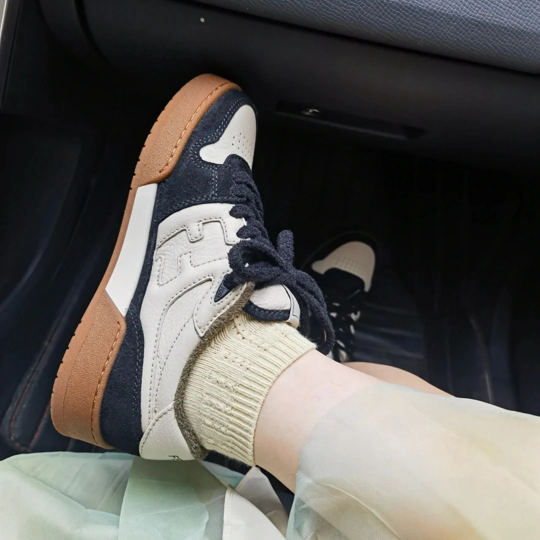 全新未使用 FENDI/芬迪 经典款Match板鞋/复古百搭男女黑白运动鞋