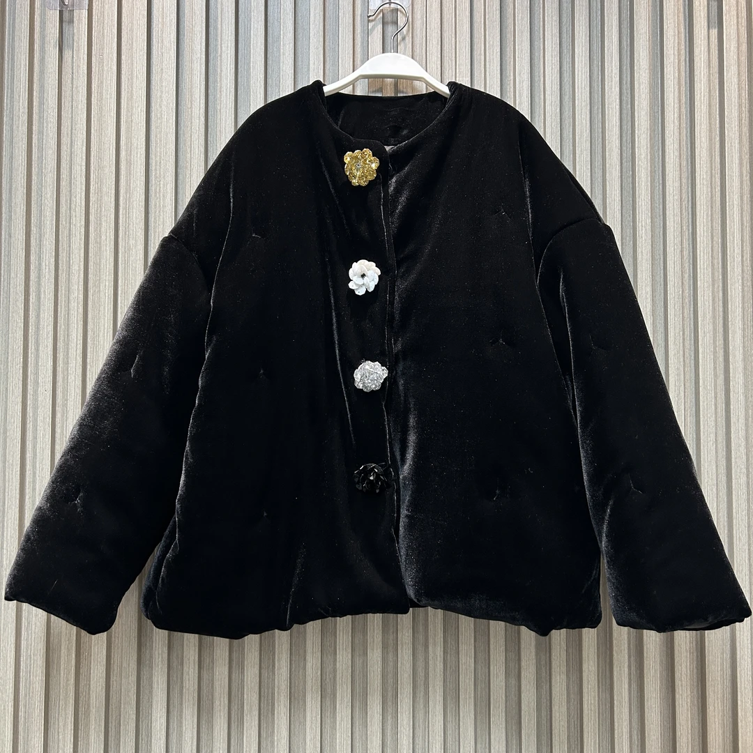 周美美 中式老钱软呼呼手工钻花纽扣黑丝绒短款棉服外套