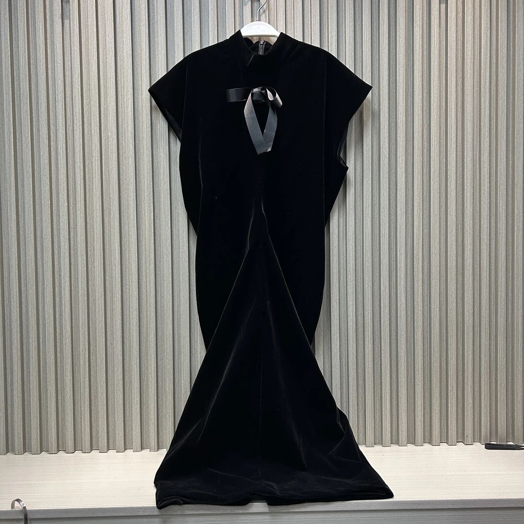 周美美 东方花靥丝绒收腰立体造型手工织带蝴蝶结连衣裙