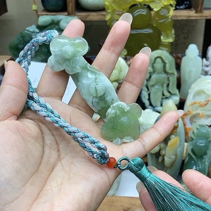 岫玉手把件未镶嵌