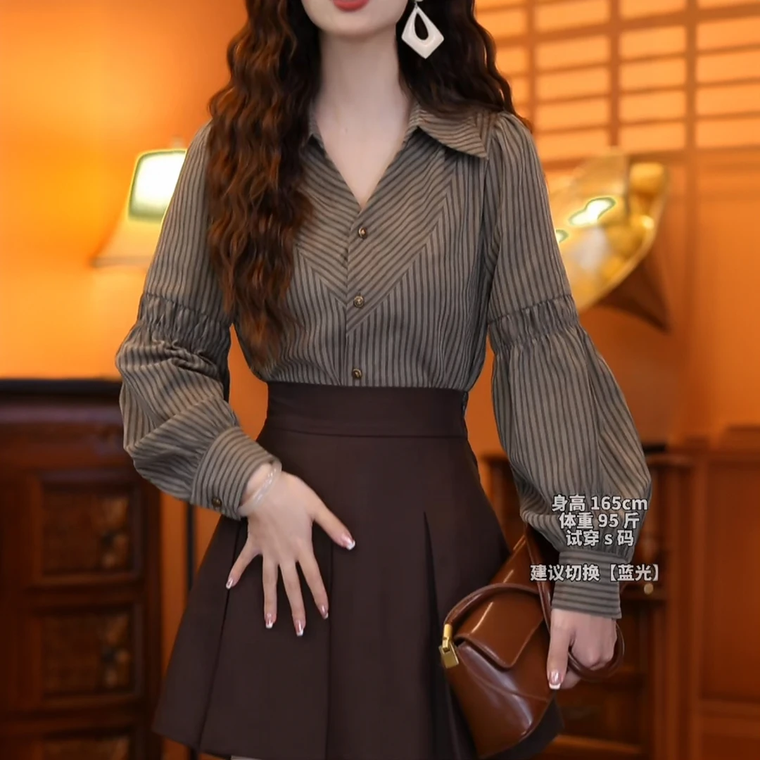 秋冬新款复古设计感通勤条纹印花衬衫时尚减龄小众显瘦气质上衣