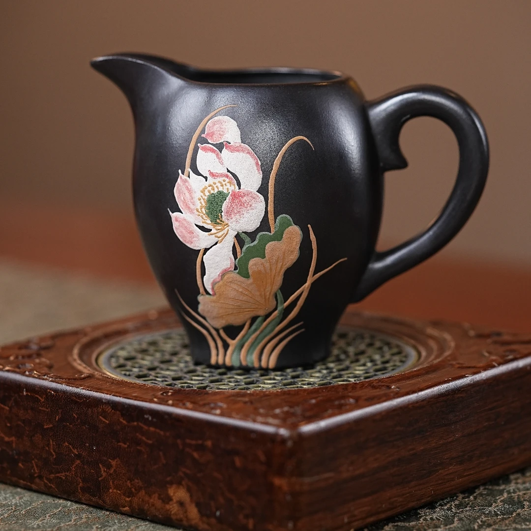 【荷花公道】宜兴原矿紫砂石黄手绘双色荷花精美中式家用茶道分茶