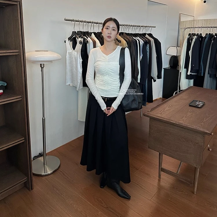 widelia2024秋季气质显瘦打底衫设计感小众高级感修身褶皱T恤上衣