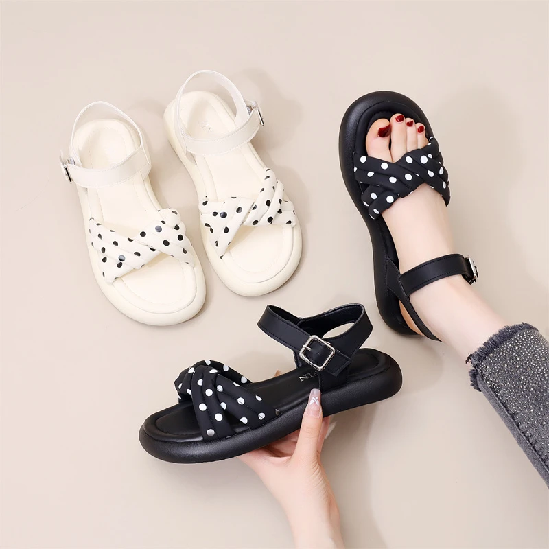 平底凉鞋女士夏2024新款时尚韩版波点仙女风配裙软底沙滩鞋大码42