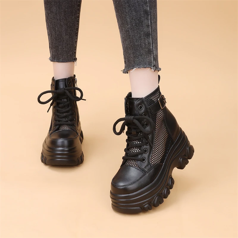 时尚网纱马丁靴女2024年春夏新款薄款轻便小个子增高8CM包跟凉鞋