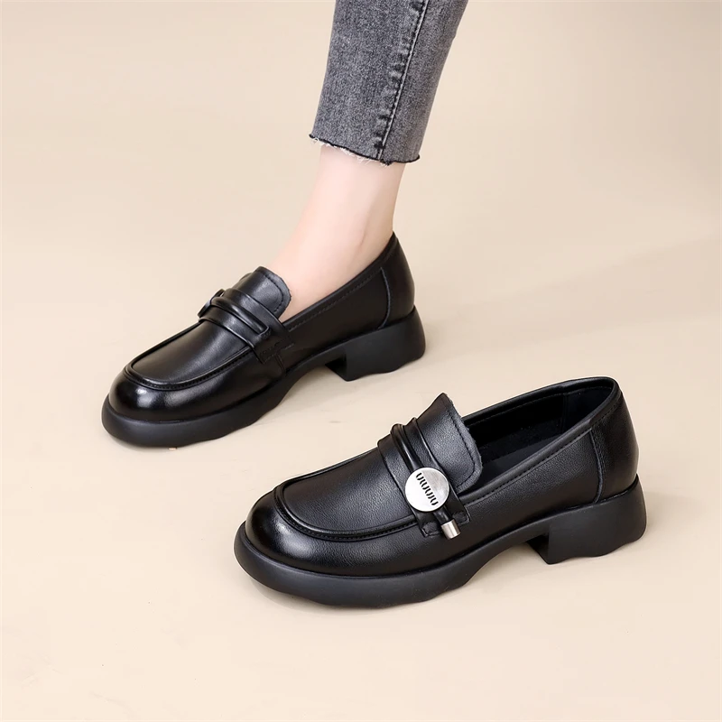 平底小皮鞋女英伦风2025秋季新款时尚百搭超火软底不累脚工作单鞋