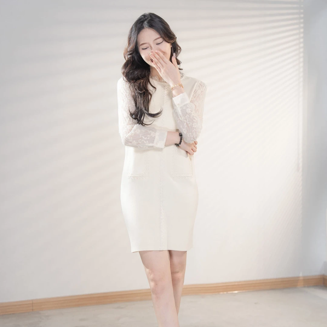 她翼长袖针织衫连衣裙春季中长款轻奢设计感蕾丝秋季