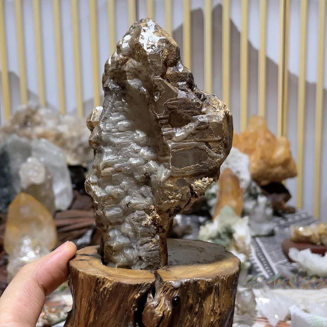 水晶。水晶未镶嵌C***y