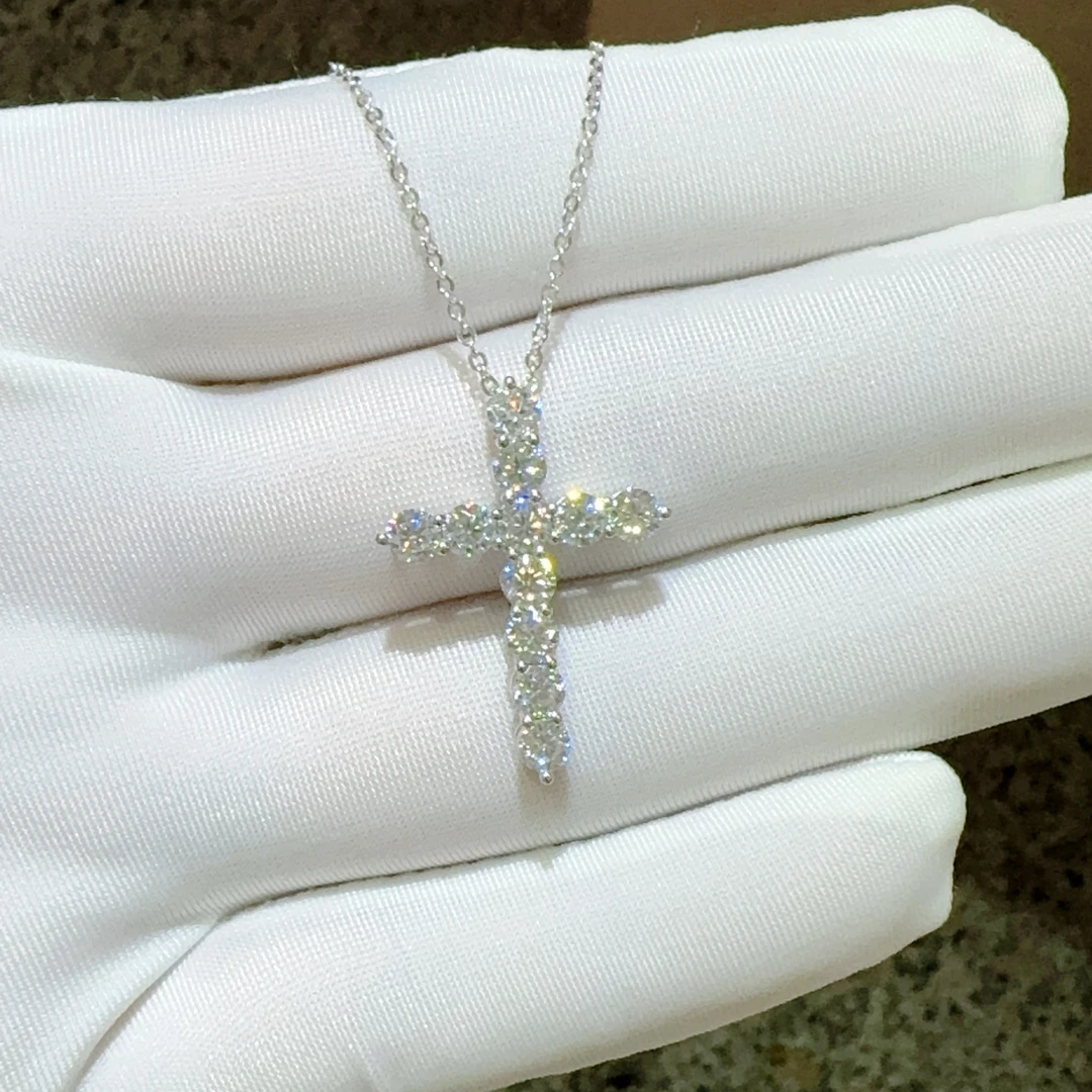 莫桑石铂金PT950镶嵌满钻莫桑石十字架项链男女同款经典百搭