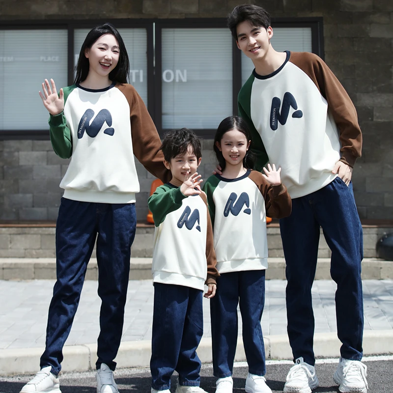 网红款亲子装秋冬一家三口四口时尚休闲运动情侣卫衣母女姐妹童装