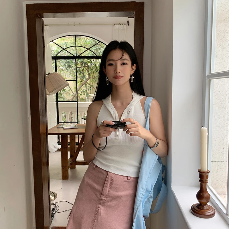 无袖针织衫女修身黑色连帽露背上衣82506