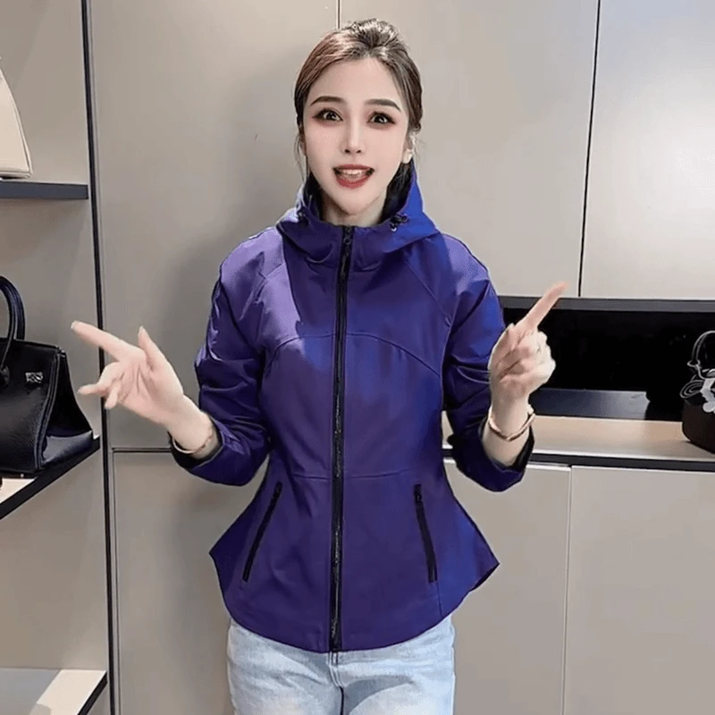 秋冬季加厚冲锋衣外套连帽夹克女士修身收腰显瘦洋气短款减龄风衣