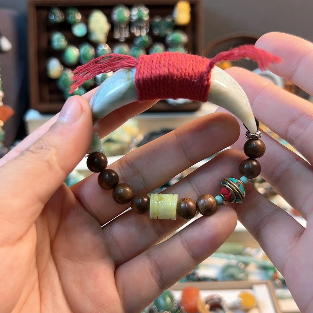 翡翠颈饰未镶嵌手串